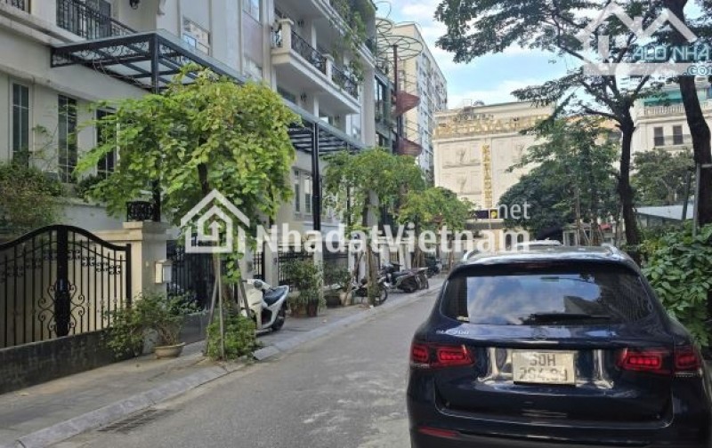 BÁN NHÀ ĐẸP QUẬN 10 – DIỆN TÍCH 60M² – 4 TẦNG – 5 PHÒNG NGỦ – VỊ TRÍ ĐẸP