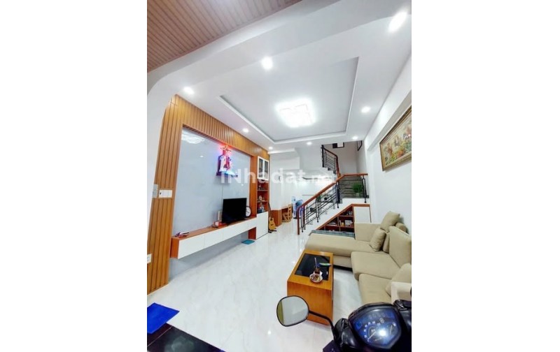 BÁN NHÀ MỚI ĐẸP - HẺM MỘT SẸC, SÁT MẶT TIỀN QUANG TRUNG - NGUYỄN VĂN KHỐI
