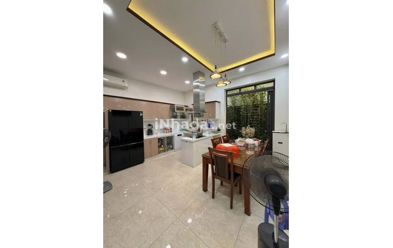 BÁN NHÀ MẶT TIỀN ĐƯỜNG 12M – QUẬN 8 – DIỆN TÍCH LỚN 100M² – CÓ THANG MÁY – GIÁ 10.2 TỶ