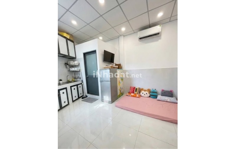 GIẢM GIÁ 200 TRIỆU – BÁN NHÀ TÂN BÌNH – LÔ GÓC 2 MẶT TIỀN – HẺM XE HƠI ĐỖ CỬA