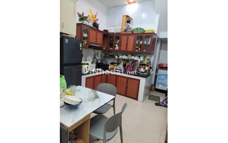 BÁN NHÀ MẶT TIỀN ĐƯỜNG 3 THÁNG 2, QUẬN 11 – NHÀ NỞ HẬU TÀI LỘC – DIỆN TÍCH SỬ DỤNG LỚN