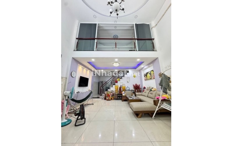 BÁN NHÀ MỚI ĐẸP – HẺM XE HƠI TRÁNH – TRỊNH ĐÌNH TRỌNG – NGANG KHỦNG 5.5M – XE HƠI NGỦ TRONG NHÀ