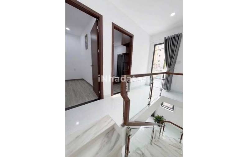 BÁN NHÀ MỚI ĐẸP – ĐƯỜNG TÂY THẠNH – DT 5.6M X 7.5M – 2 TẦNG – VỊ TRÍ ĐẮC ĐỊA – CHỈ NHỈNH 5 TỶ