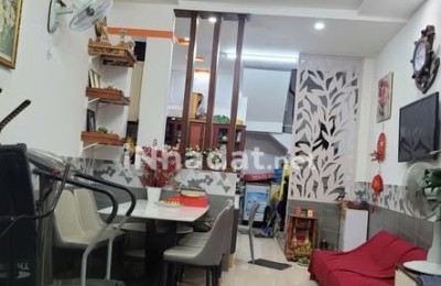 BÁN NHÀ MẶT TIỀN ĐƯỜNG 3 THÁNG 2, QUẬN 11 – NHÀ NỞ HẬU TÀI LỘC – DIỆN TÍCH SỬ DỤNG LỚN