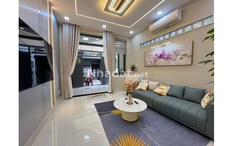 NHÀ PHAN XÍCH LONG - LÔ GÓC THOÁNG MÁT, CÁCH Q1 CHỈ 3 PHÚT