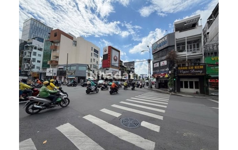 NHÀ LÊ VĂN DUYỆT - 2 MẶT TIỀN, HẺM Ô TÔ GIÁP QUẬN 1