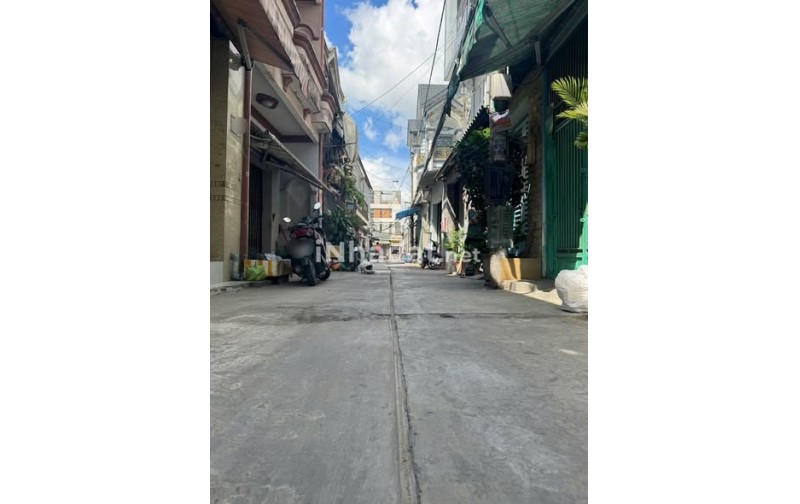 NHÀ CHIẾN LƯỢC - HẺM XE HƠI THÔNG TỨ TUNG, SÁT TÊN LỬA- BÌNH TÂN