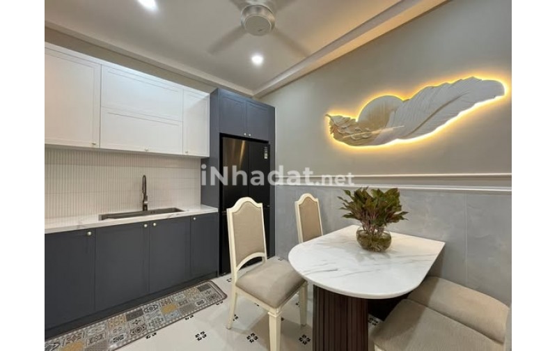 NHÀ PHAN XÍCH LONG - LÔ GÓC THOÁNG MÁT, CÁCH Q1 CHỈ 3 PHÚT