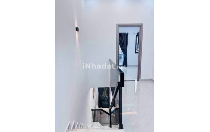 NHÀ MỚI TỈNH LỘ 10 - GIÁP QUẬN 6, HẺM Ô TÔ ĐỖ CỬA - GIÁ 4,9 TỶ