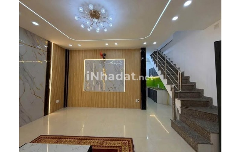 NHÀ HẺM NGUYỄN TRÃI - QUẬN 5, NGAY KHU THỜI TRANG SẦM UẤT