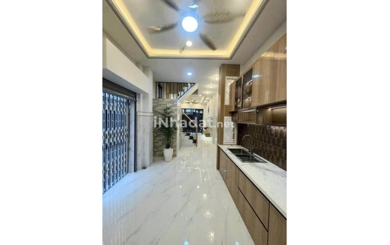 NHÀ MAI XUÂN THƯỞNG - QUẬN 6, HẺM XE HƠI THÔNG THOÁNG