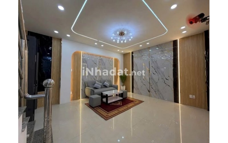 NHÀ HẺM NGUYỄN TRÃI - QUẬN 5, NGAY KHU THỜI TRANG SẦM UẤT