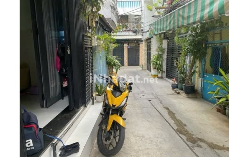 NHÀ CHIẾN LƯỢC - BÌNH TRỊ ĐÔNG, HẺM XE HƠI THÔNG THOÁNG