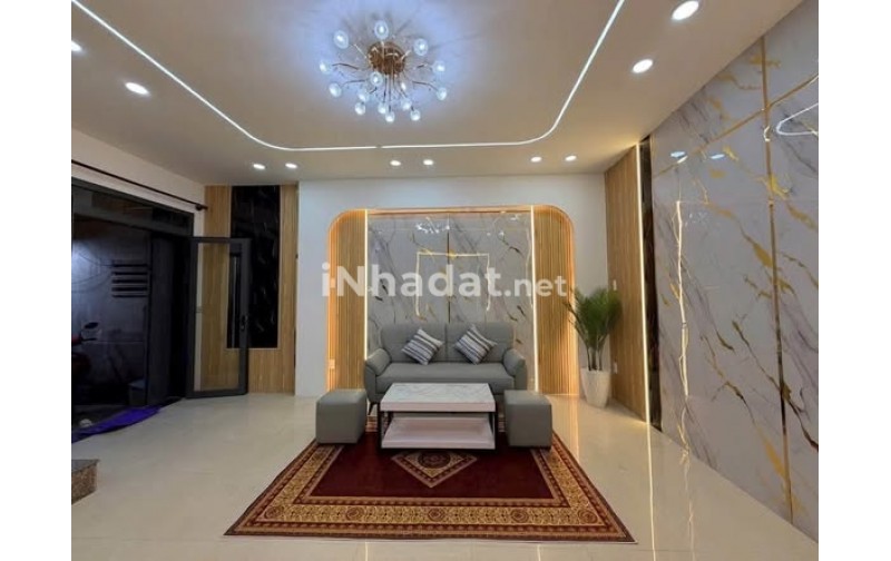 NHÀ HẺM NGUYỄN TRÃI - QUẬN 5, NGAY KHU THỜI TRANG SẦM UẤT