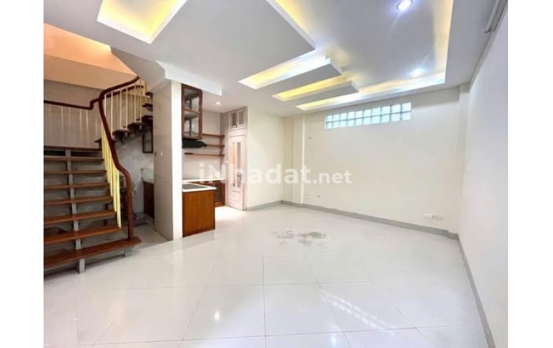 CHO THUÊ NHÀ NGUYÊN CĂN- ĐỘI CẤN- ĐỐI DIỆN KHU VỰC TRUNG TÂM 5 TẦNG TIỆN LỢI