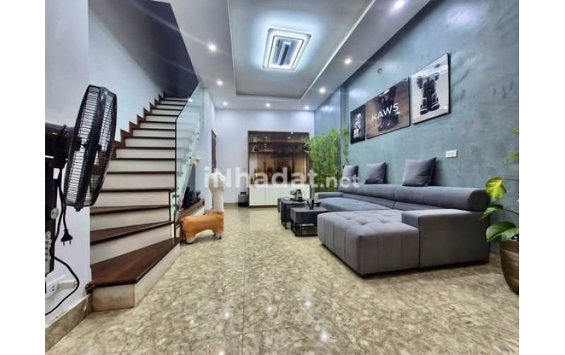 CHO THUÊ NHÀ NGUYÊN CĂN KHÂM THIÊN- ĐỐNG ĐA- VỊ TRÍ GẦN MẶT ĐƯỜNG LỚN