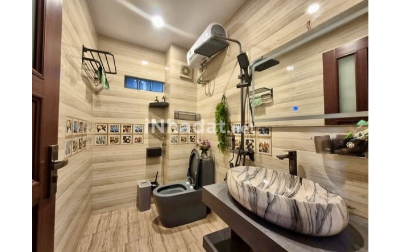 CHO THUÊ NHÀ NGUYÊN CĂN KHÂM THIÊN- ĐỐNG ĐA- VỊ TRÍ GẦN MẶT ĐƯỜNG LỚN