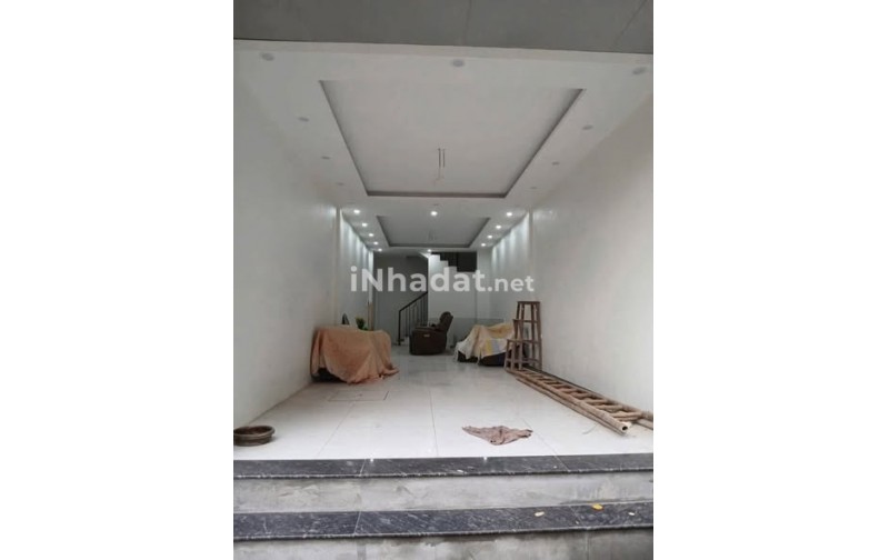 CHO THUÊ NHÀ NGUYÊN CĂN GẦN ĐẦM HỒNG HOÀNG VĂN THÁI-THANH XUÂN- ĐƯỜNG TRƯỚC NHÀ RỘNG