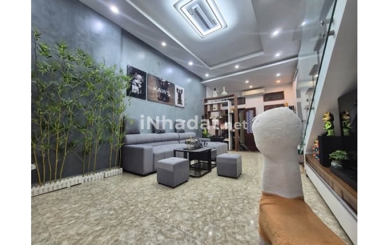 CHO THUÊ NHÀ NGUYÊN CĂN KHÂM THIÊN- ĐỐNG ĐA- VỊ TRÍ GẦN MẶT ĐƯỜNG LỚN