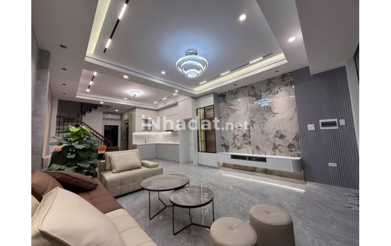 BÁN NHÀ TRUNG TÂM NGỌC THUỴ GẦN CÔNG VIÊN KHAI SƠN HILL VÀ TRƯỜNG PHÁP