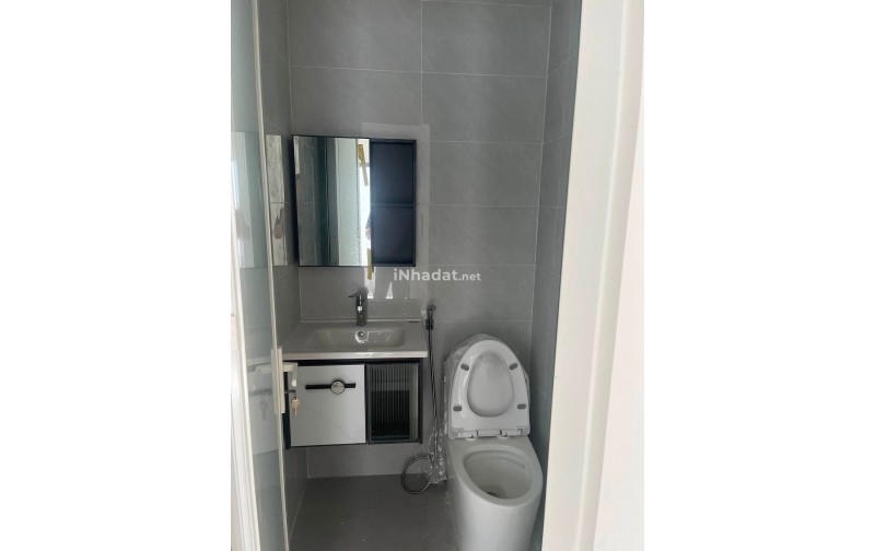 CHO THUÊ NHÀ MỚI HẺM CÁCH MẠNG THÁNG 8, PHƯỜNG 13, QUẬN 10, 6 PHÒNG NGỦ