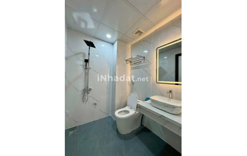 CHO THUÊ NHÀ NGUYÊN CĂN GÓC NGUYỄN CHÍNH- HOÀNG MAI -VỚI VIEW BAN CÔNG ĐẸP