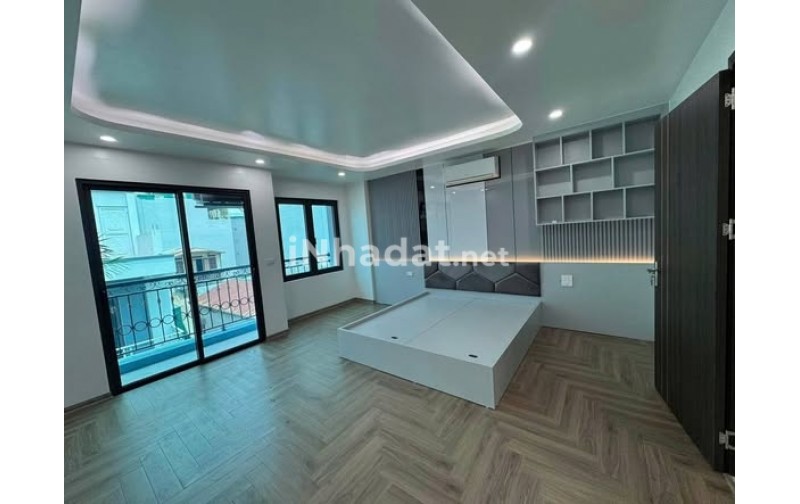 CHO THUÊ NHÀ, 5 TẦNG, CÓ THANG MÁY, GẦN BẾN XE NƯỚC NGẦM