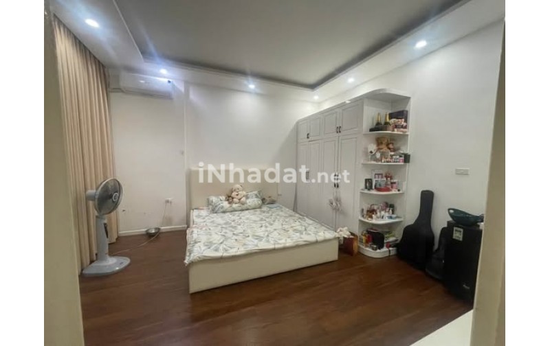 CHO THUÊ NHÀ 4 TẦNG ĐÊ LA THÀNH, ĐỐNG ĐA, ĐẦY ĐỦ NỘI THẤT CAO CẤP
