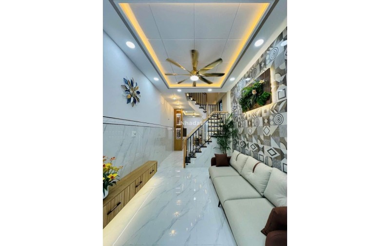 BÁN NHÀ HẺM XE HƠI MAI XUÂN THƯỞNG, QUẬN 6, 4 PHÒNG NGỦ, SÂN THƯỢNG