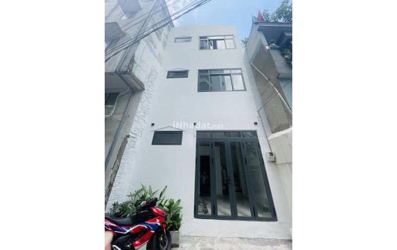 BÁN NHÀ LÝ THÁI TỔ, QUẬN 10, NGANG 5M, 3 TẦNG MỚI XÂY, SÁT MẶT TIỀN
