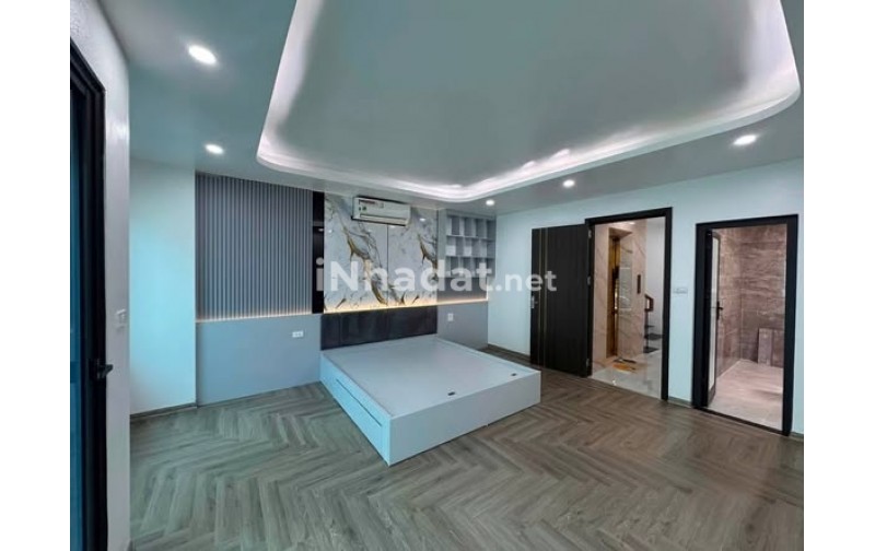 CHO THUÊ NHÀ, 5 TẦNG, CÓ THANG MÁY, GẦN BẾN XE NƯỚC NGẦM
