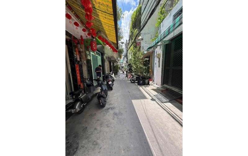 BÁN NHÀ HẺM VĂN THÂN, PHƯỜNG 8, QUẬN 6, 5 PHÒNG NGỦ, SÂN THƯỢNG