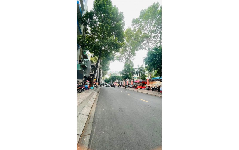 BÁN NHÀ LÝ THÁI TỔ, QUẬN 10, NGANG 5M, 3 TẦNG MỚI XÂY, SÁT MẶT TIỀN