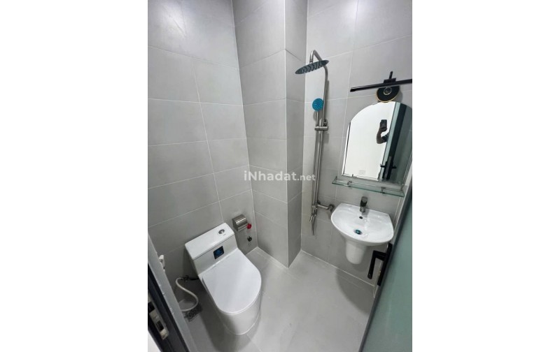 BÁN NHÀ LÝ THÁI TỔ, QUẬN 10, NGANG 5M, 3 TẦNG MỚI XÂY, SÁT MẶT TIỀN