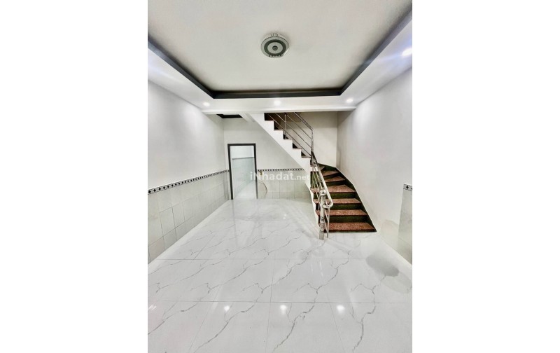 BÁN NHÀ HUỲNH TẤN PHÁT, PHÚ THUẬN, QUẬN 7, 46M², SÂN ĐỂ XE RỘNG