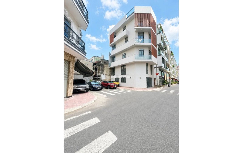 BÁN NHÀ 5 TẦNG CÓ THANG MÁY, GẦN ĐẦM SEN, QUẬN 11, DIỆN TÍCH 232M²