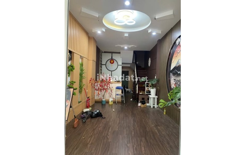 CHO THUÊ NHÀ, LIỄU GIAI, BA ĐÌNH, NĂM TẦNG RƯỠI, CÓ THANG MÁY VIP