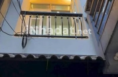 NHÀ HẺM NGUYỄN TRÃI - QUẬN 5, NGAY KHU THỜI TRANG SẦM UẤT