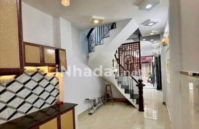 NHÀ MỚI ĐẸP ĐƯỜNG ÂU CƠ - QUẬN 11, Ô TÔ ĐẬU TRƯỚC CỬA