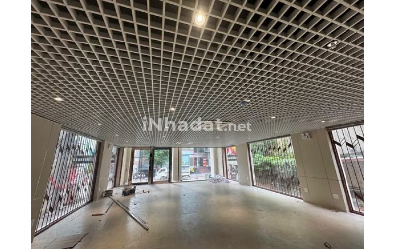 CHO THUÊ TÒA VĂN PHÒNG MỚI HOÀN THIỆN MẶT PHỐ ,THANH XUÂN ,FULL KÍNH