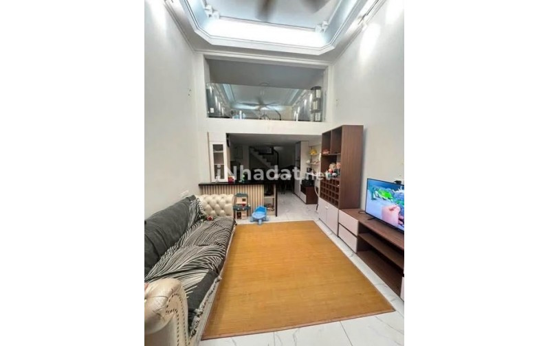 CHO THUÊ NHÀ, BỐN TẦNG, NGÕ LÃNG YÊN, HAI BÀ TRƯNG, Ô TÔ TRÁNH
