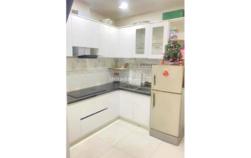 CHO THUÊ NHÀ HẺM XE HƠI BẾN VÂN ĐỒN, QUẬN 4, 2 PHÒNG NGỦ, GIÁ 15 TRIỆU