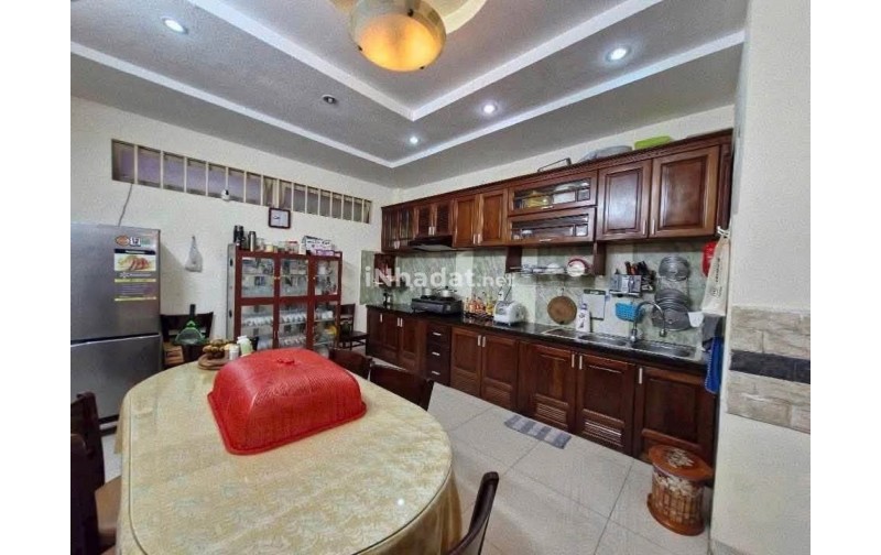 BÁN NHÀ LINH CHIỂU, HẺM XE HƠI, 4PN, GẦN CHỢ THỦ ĐỨC