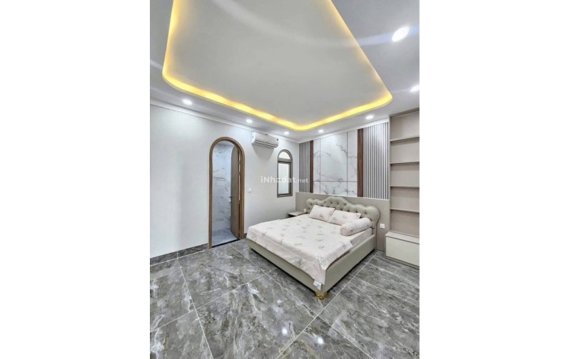 BÁN NHÀ MẶT TIỀN HAI BÀ TRƯNG, DĨ AN, 5 TẦNG, THANG MÁY