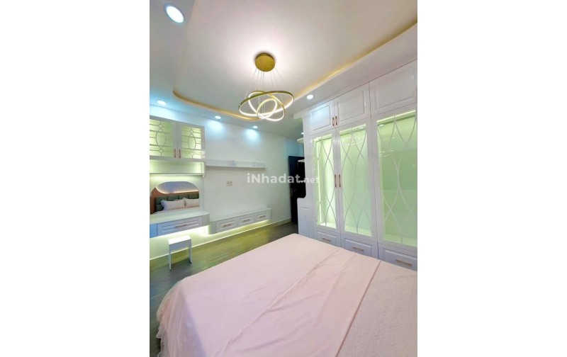 BÁN NHÀ MẶT TIỀN ĐÀO TÔNG NGUYÊN, 4 PHÒNG NGỦ, SÂN THƯỢNG