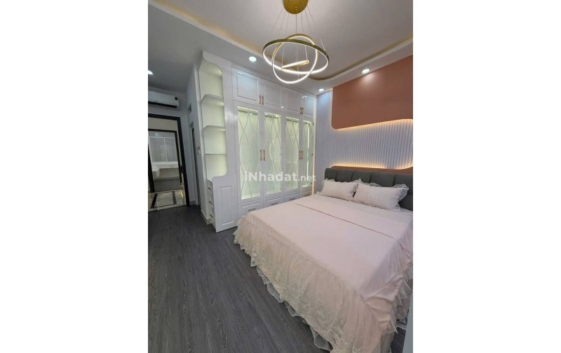 BÁN NHÀ MẶT TIỀN ĐÀO TÔNG NGUYÊN, 4 PHÒNG NGỦ, SÂN THƯỢNG