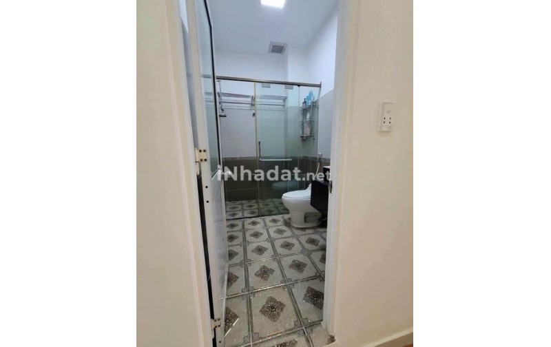 CHO THUÊ NHÀ HẺM XE HƠI-ÂU DƯƠNG LÂN -QUẬN 8- RỘNG RÃI