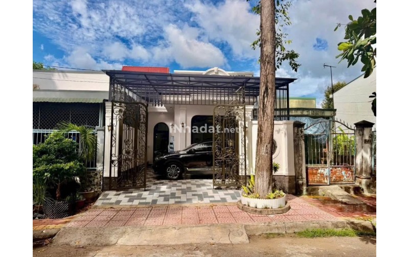 Bán Nhà Mới Full Nội Thất Gần Chợ Vượt Lũ, Vĩnh Long – 126m² – Giá 2,39 Tỷ