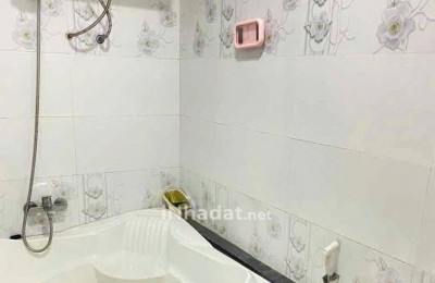 CHO THUÊ NHÀ HẺM XE HƠI BẾN VÂN ĐỒN, QUẬN 4, 2 PHÒNG NGỦ, GIÁ 15 TRIỆU