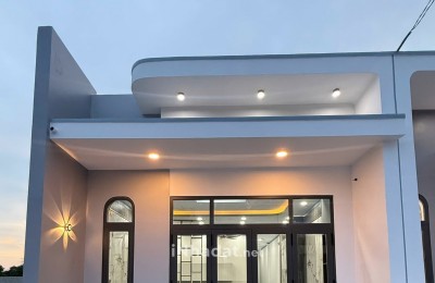 BÁN NHÀ MỚI BẾN CÁT, 2 PHÒNG NGỦ, ĐƯỜNG NHỰA 6M, GIÁ TỐT
